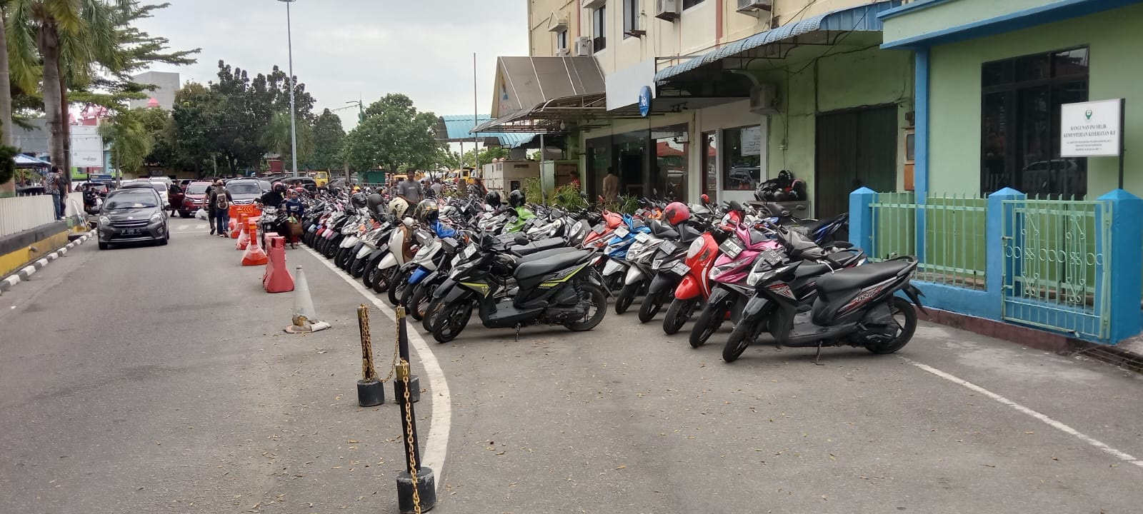 Kawasan parkir di Pelabuhan Tanjungbalai Karimun yang berada di depan rumah Dinas Bupati Karimun rencananya akan dikelola pihak swasta.