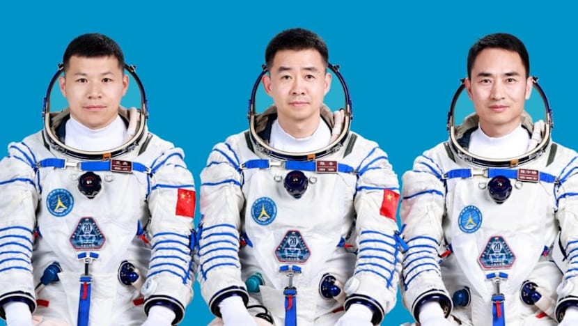 Tiga awak pesawat Shenzhou-20 yang tertahan di ruang angkasa, yakni (ki-ka) Wang Jie, Komandan Chen Dong, dan Chen Zhongrui. F Dok. Xinhua