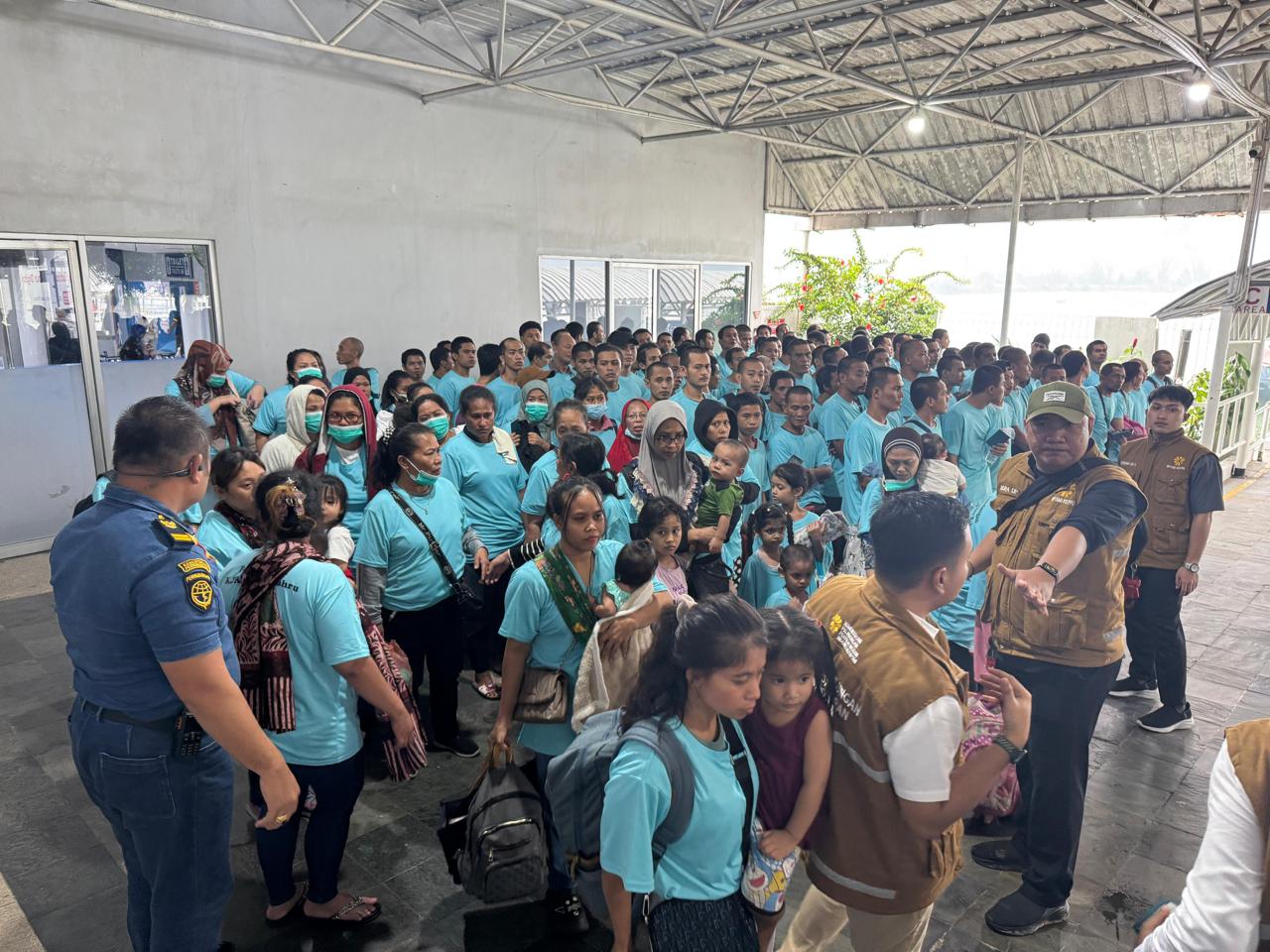 Sebanyak 302 WNI dideportasi dari Malaysia melalui Pelabuhan Batam Center, Kamis (13/11).