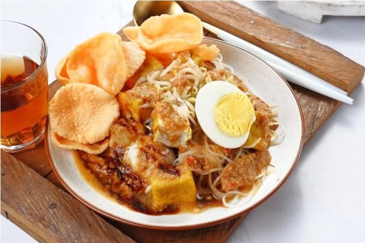 Ketoprak menjadi kuliner favorit di Kota Batam.