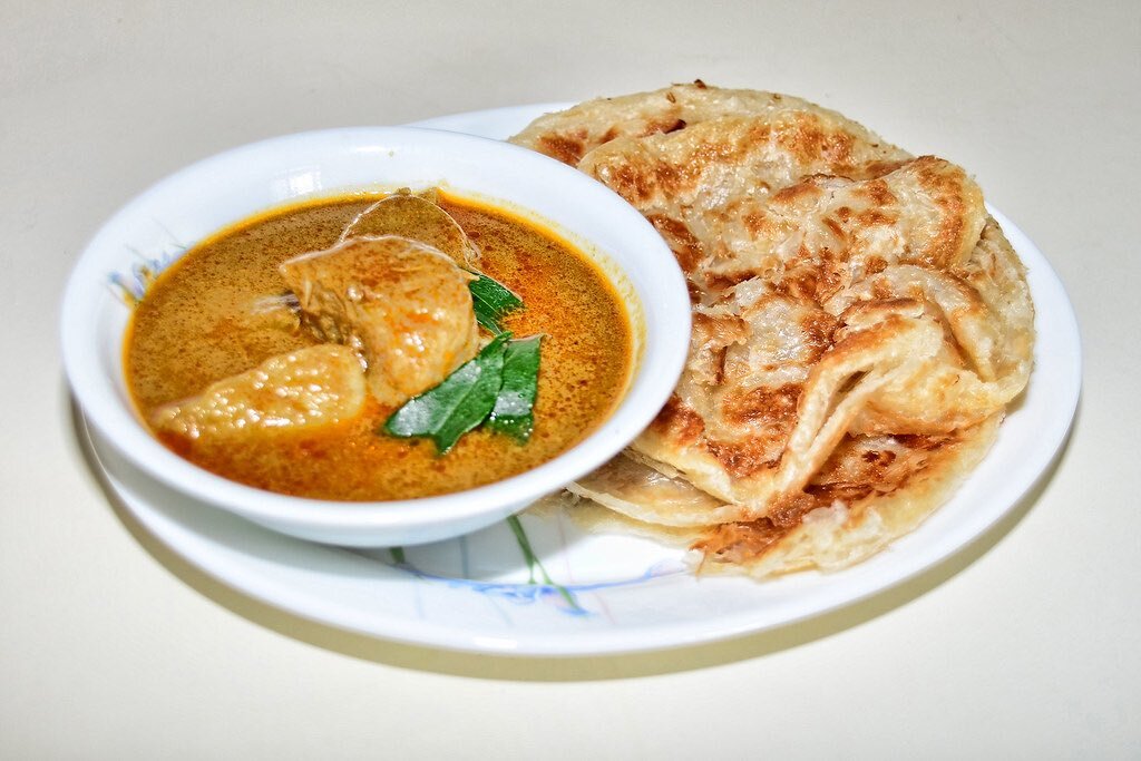 Roti Prata merupakan salah satu kuliner dari budaya Melayu India yang populer di Kota Batam.