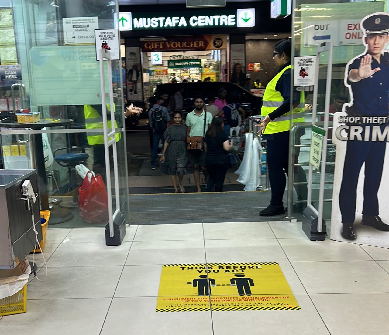 PINTU Masuk pusat perbelanjaan Mustafa Centre di kawasan Haji Lane, Singapura, Oktober 2025 lalu.