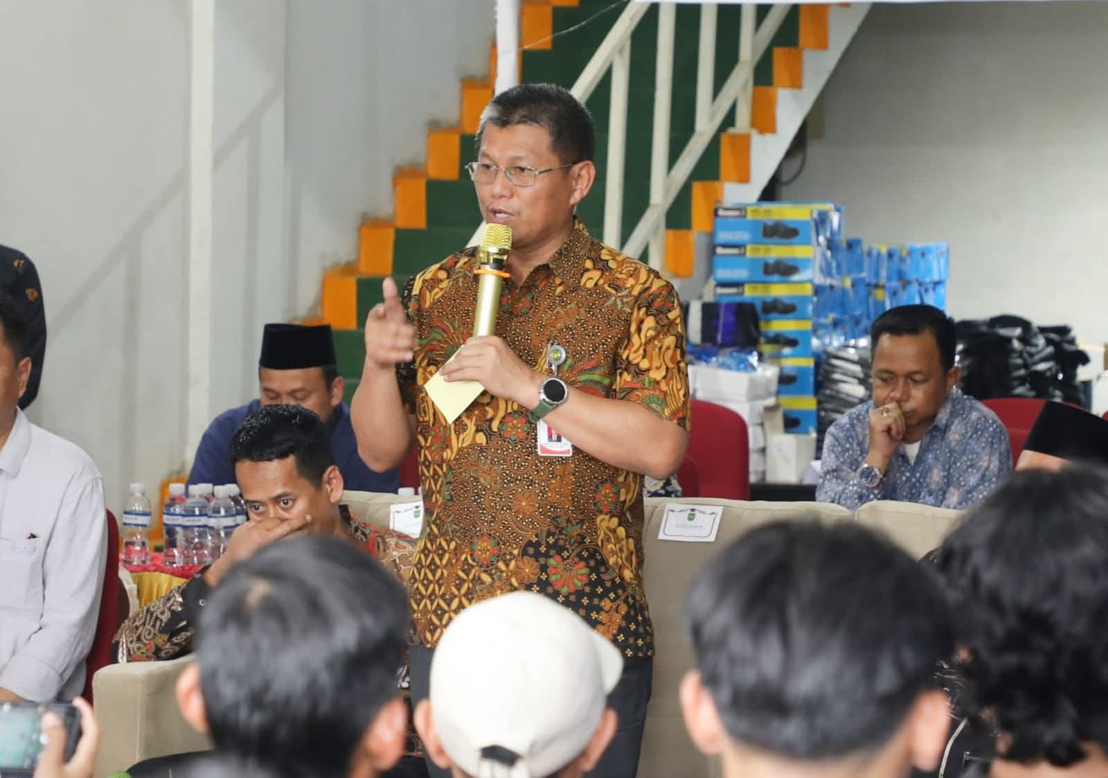 Sekda Batam, Firmansyah, saat membuka pelatihan welder tajaan Baznas Batam.