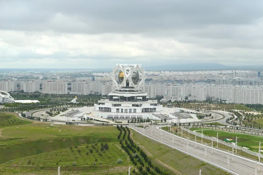PEMANDANGAN ibu kota Turkmenistan, Ashgabat. F Unfiltered Travelling