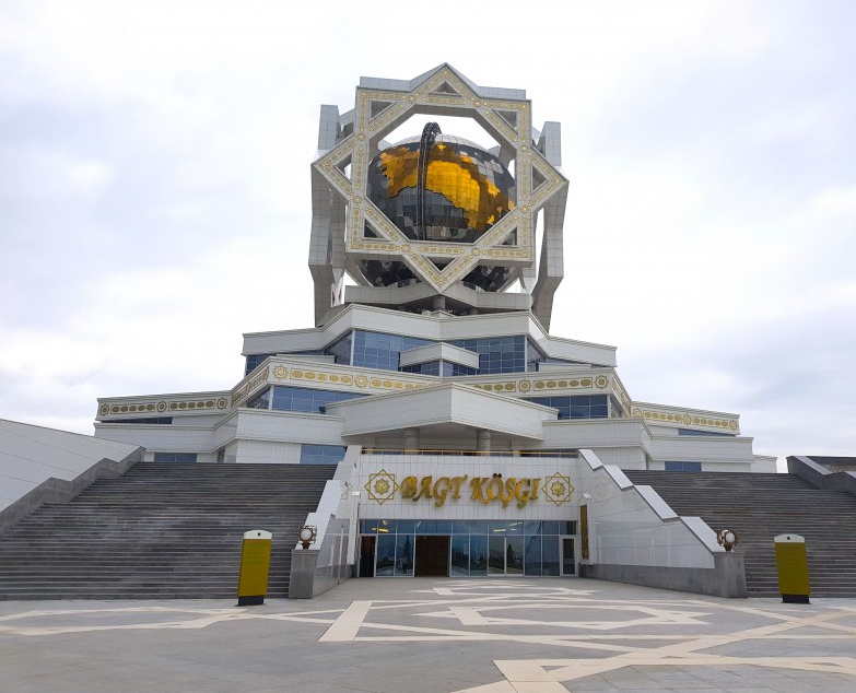 Bangunan The Wedding Palace di Ashgabat, Turkmenistan.