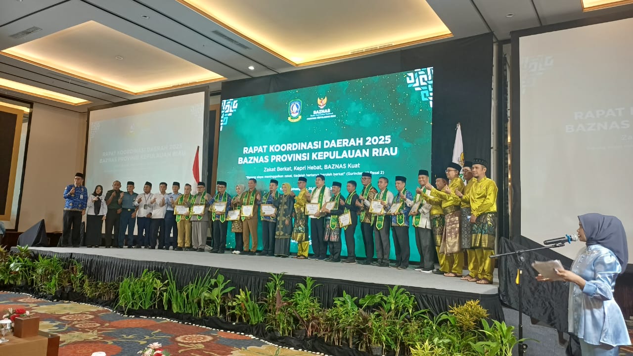 Malam penyerahan penghargaan untuk kabupaten/kota oleh Baznas Provinsi Kepri.