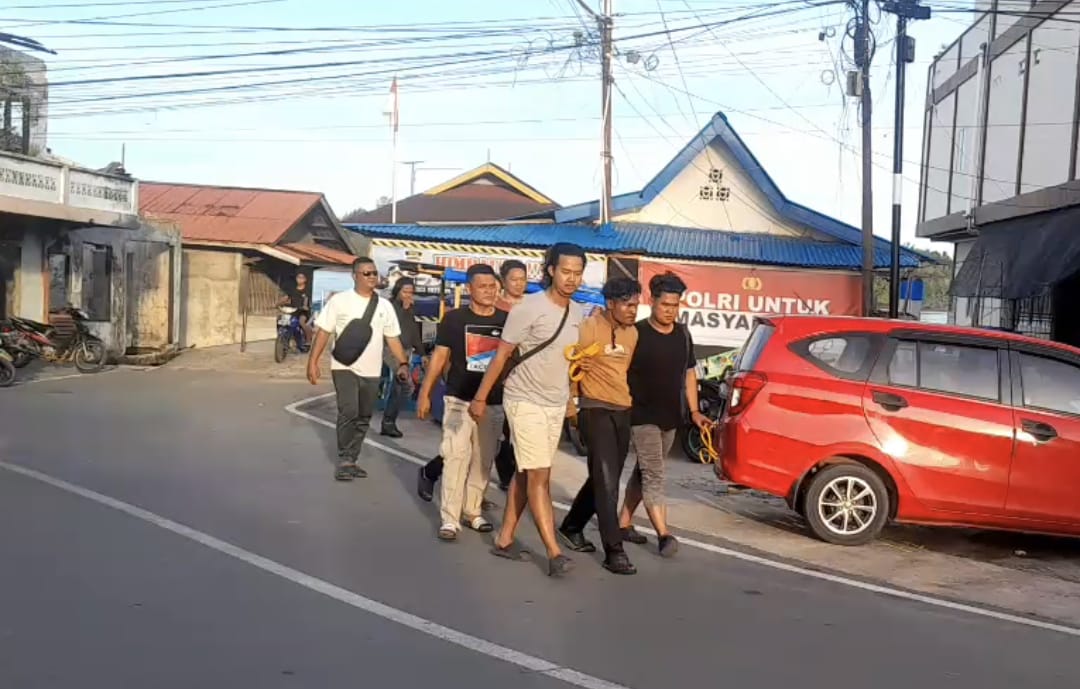 Polisi berhasil menangkap Yusril, pelaku pembunuhan terhadap nelayan di Bintan, saat kapal yang ditumpanginya hendak sandar di Perairan Tanjung Elong, Bintan pada Minggu (23/11) sore.