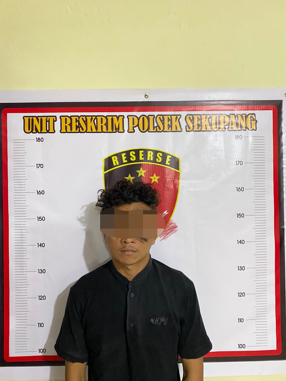 Salah satu pelaku pencuri tabung gas.