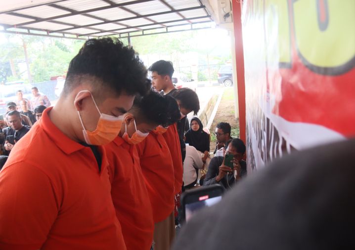 4 tersangka penyiksa putri hingga tewas diamankan polisi.