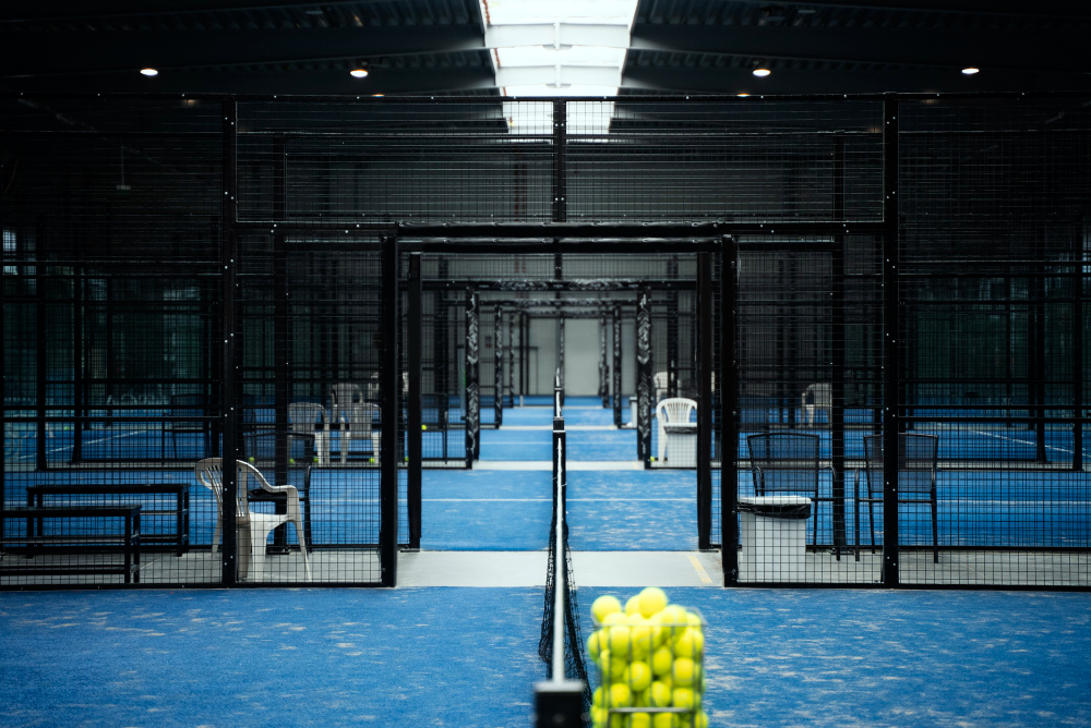Lapangan padel di Kota Batam.