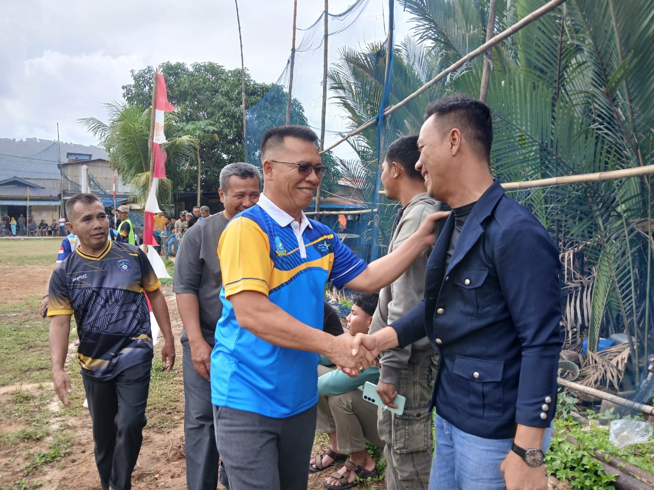 Bupati Anambas, Aneng menyapa masyarakat Desa Kute Siantan, Minggu, (7/12) sore.