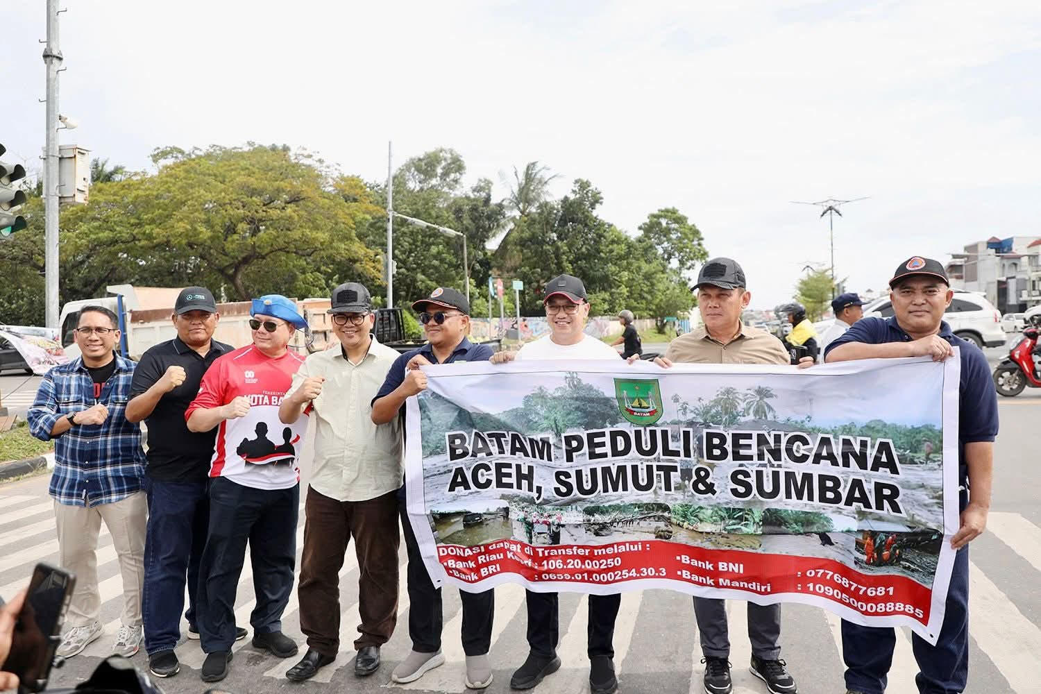 Kepala OPD Pemko Batam saat menggalang dana bantuan untuk bencana Sumatera.