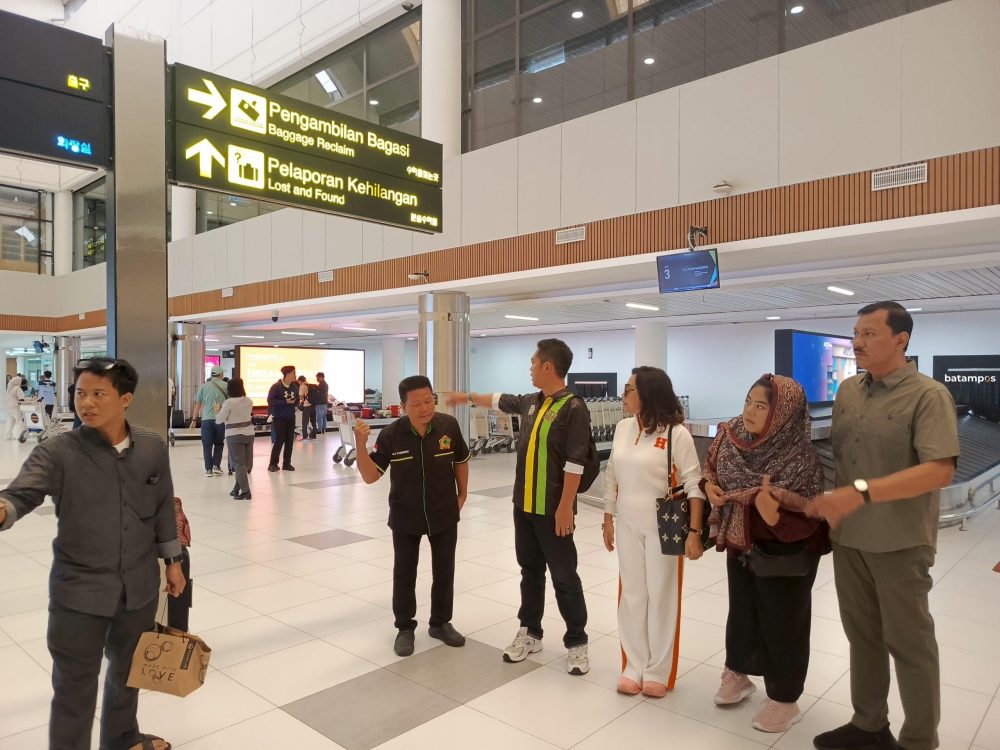 Tim kuasa hukum Hotman Paris 911 tiba di Kota Batam untuk mendampingi penyidikan dan memastikan keadilan bagi keluarga korban.