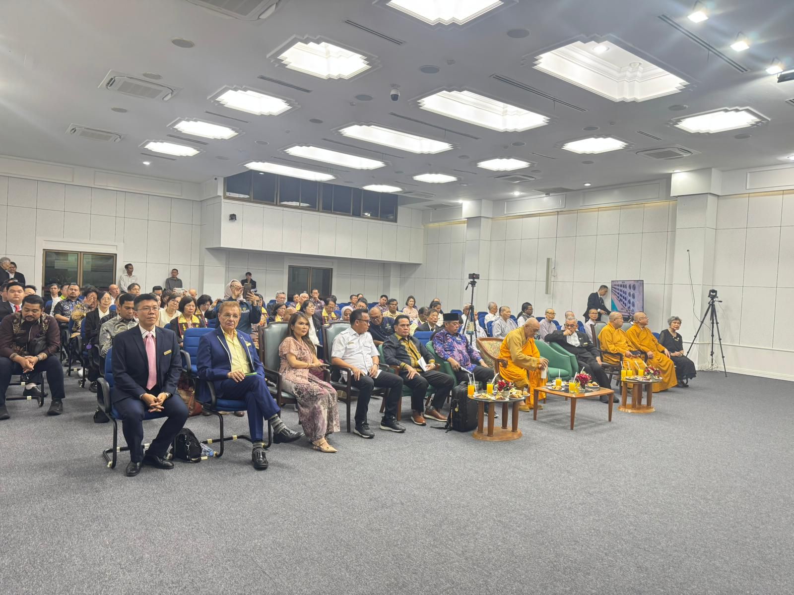 International Business Association (IBA) secara resmi mengundang perwakilan Asosiasi Pemerintah Kabupaten Seluruh Indonesia (APKASI) untuk menghadiri acara Charity Event & Gathering.