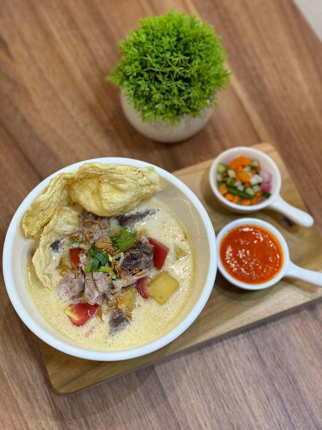 Kuliner soto betawi di Kota Batam.