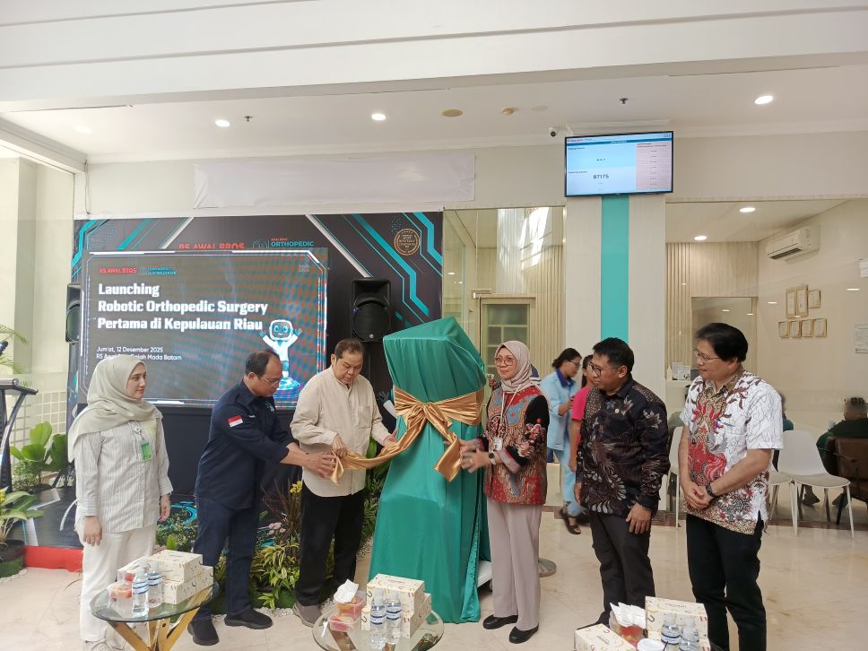 Peluncuran layanan robotic center RS Awal Bros Batam.