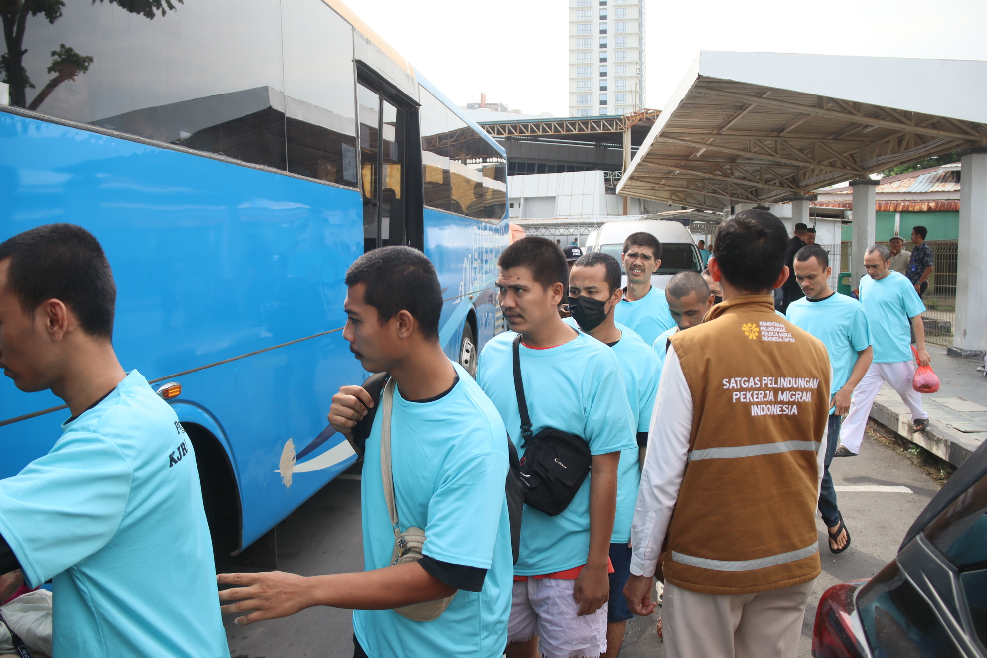 PMI yang dipulangkan melalui Pelabuhan Feri Internasional Batamcentre, Kamis (11/12).