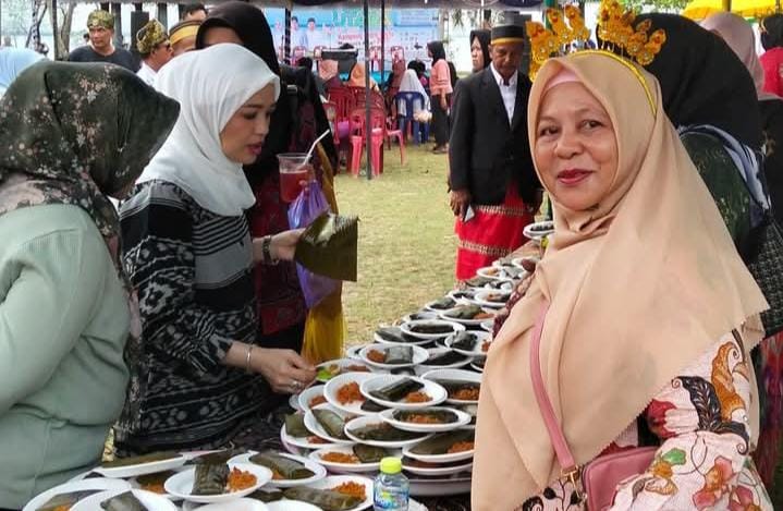1.000 porsi buras yang disiapkan untuk dibagikan ke masyarakat pada pembukaan Festival Utara Wonder Sea Kampung Bugis Party 2025 di Taman Kota, Kampung Bugis, Tanjunguban, Kecamatan Bintan Utara.