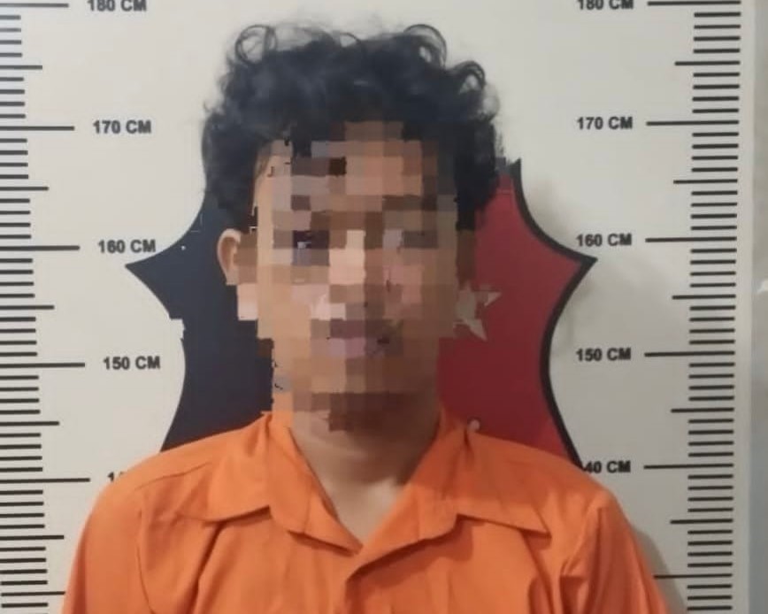 Salah satu pelaku penggelapan motor yang diamankan polisi.