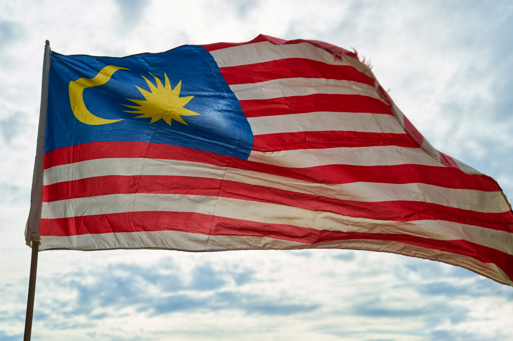 Malaysia memberikan bantuan ke pelajar Indonesia yang terkena bencana banjir dan longsor.
