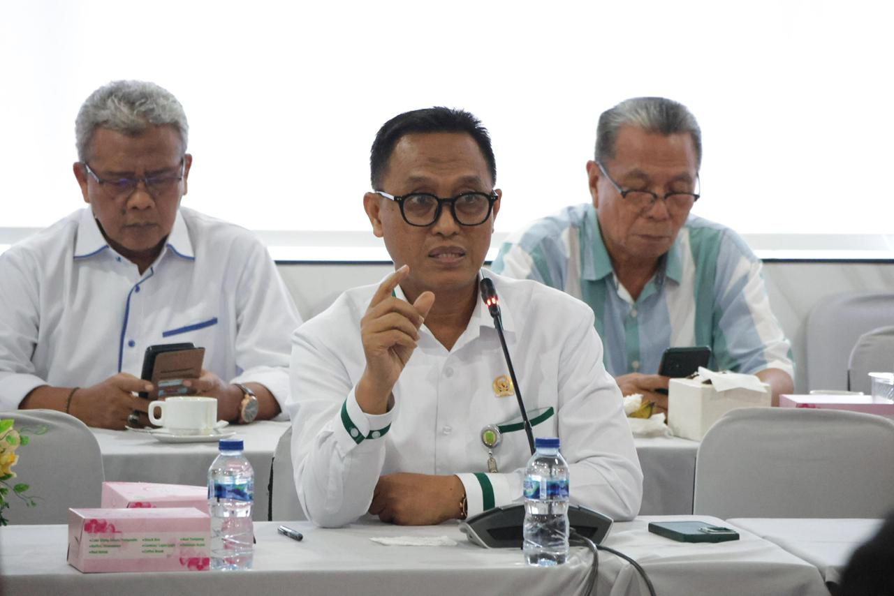 Anggota Komisi IV DPRD Provinsi Kepri, Aman saat rapat kerja yang digelar DPRD Provinsi Kepri belum lama ini. F. Humas DPRD Kepri