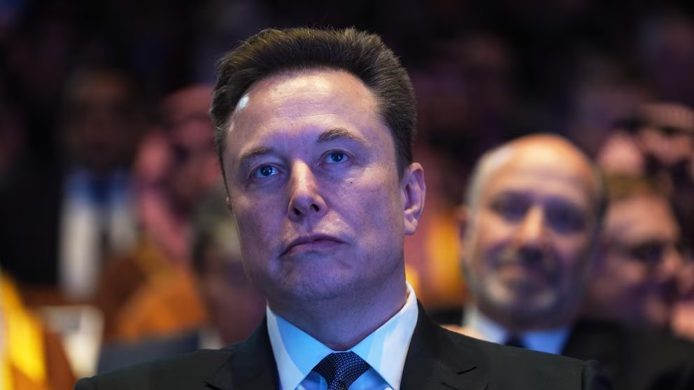 Elon Musk menjadi salah satu orang terkaya mencapai US0 miliar.