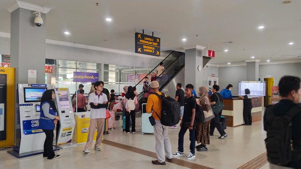 SUASANA Pelabuhan Domestik Sekupang jelang puncak arus mudik Nataru, Senin (22/12/2025)