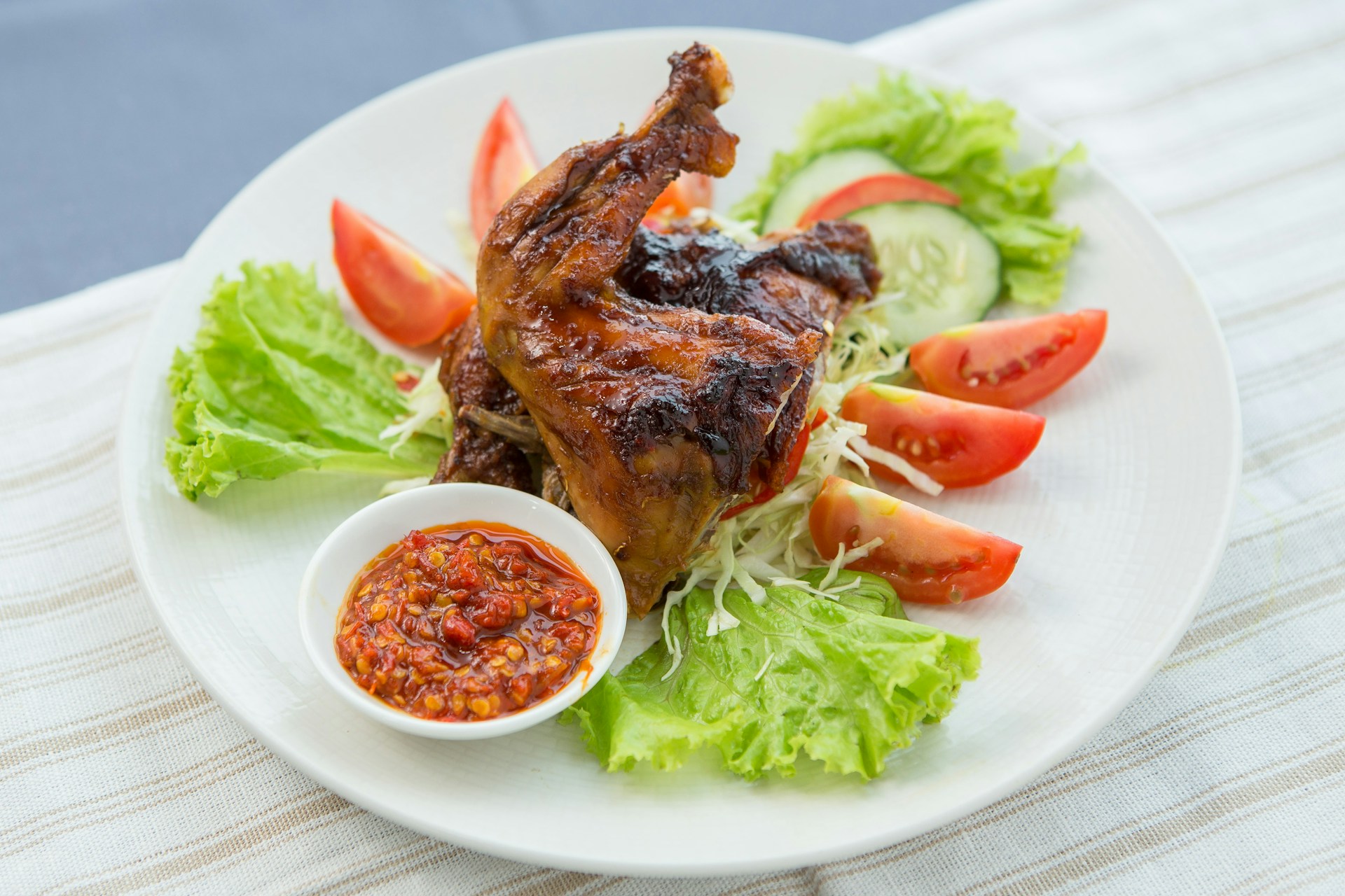 Ayam bakar enak di Kota Batam.