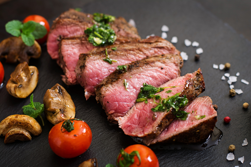 Steak menjadi salah satu makanan pada malam Natal.
