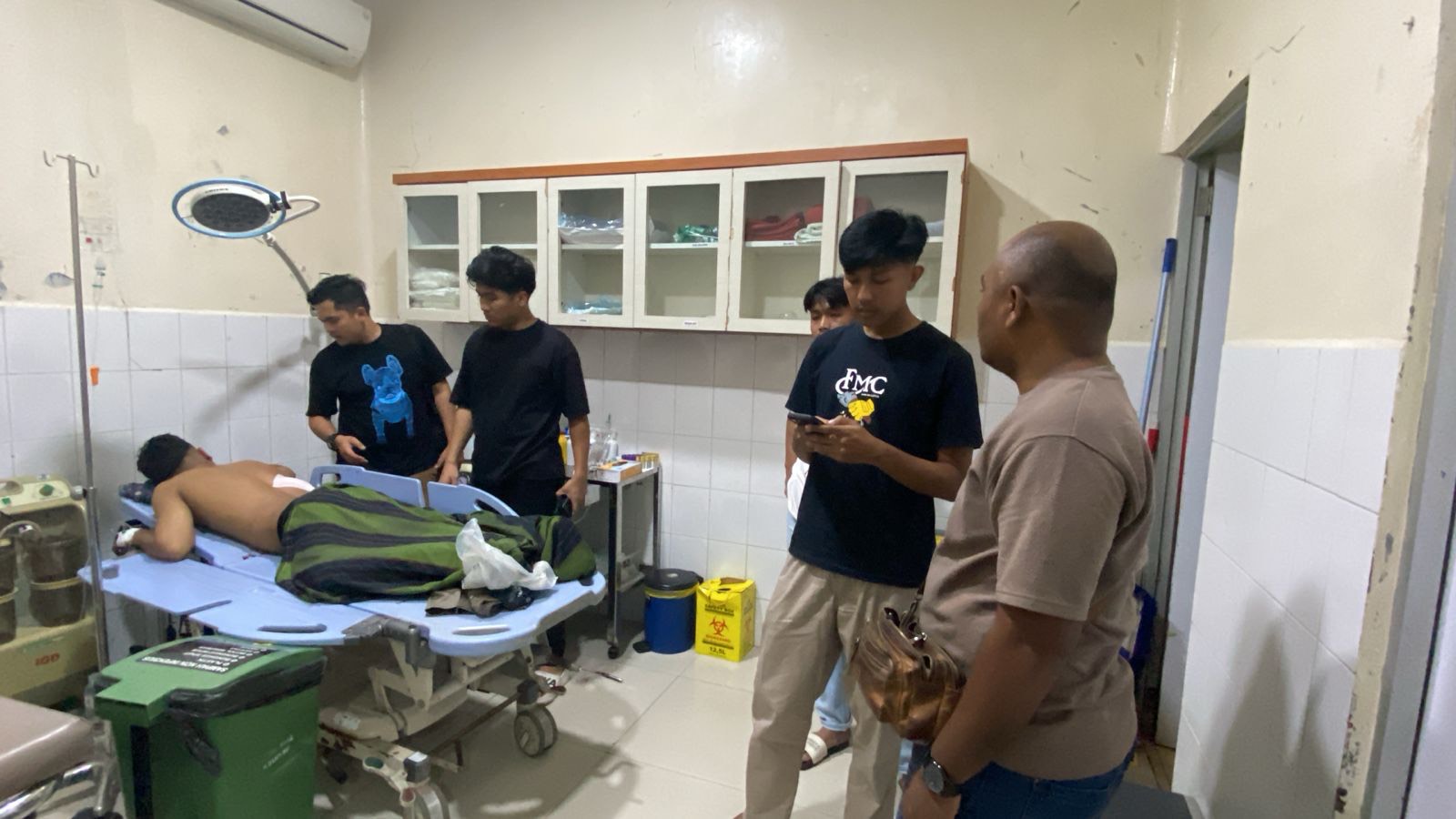 Korban yang dilarikan ke RSUD Embung Fatimah mendapatkan penanganan medis.