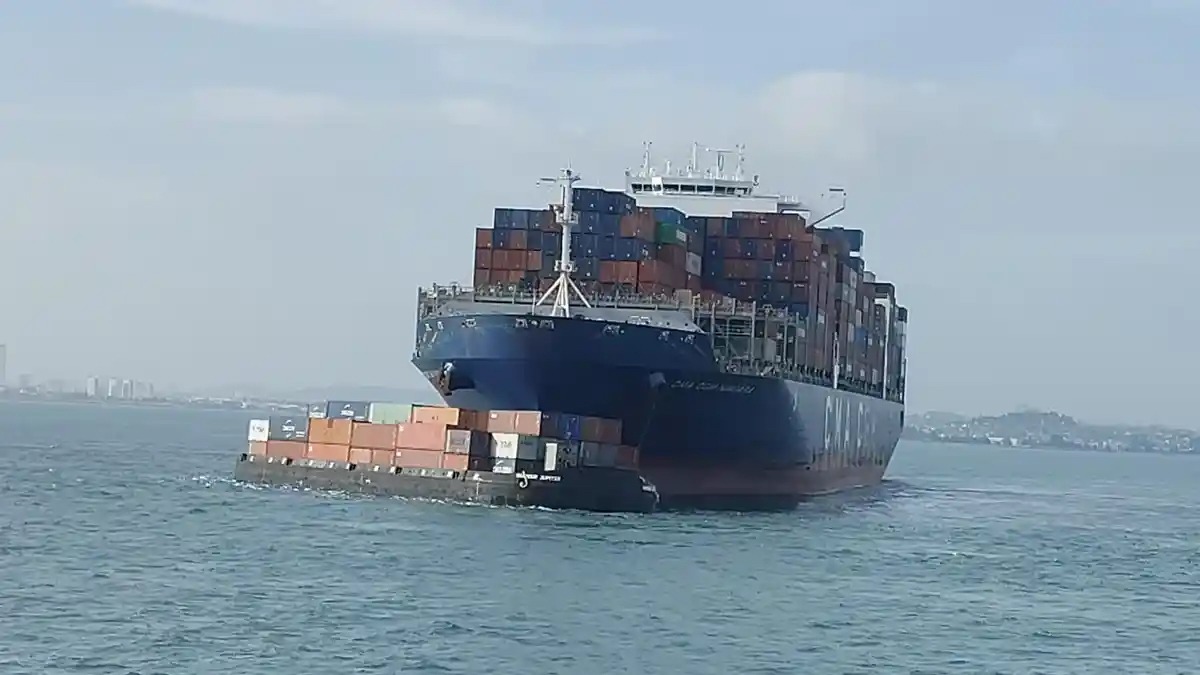 Kapal MV CMA CGM Niagara bertabrakan dengan kapal TB Harbour Dragon di TSS antara Selat Malaka dan Selat Singapura, Kamis (24/12) sekira pukul 20.08 waktu setempat. F. Dokumentasi KSOP Khusus Batam