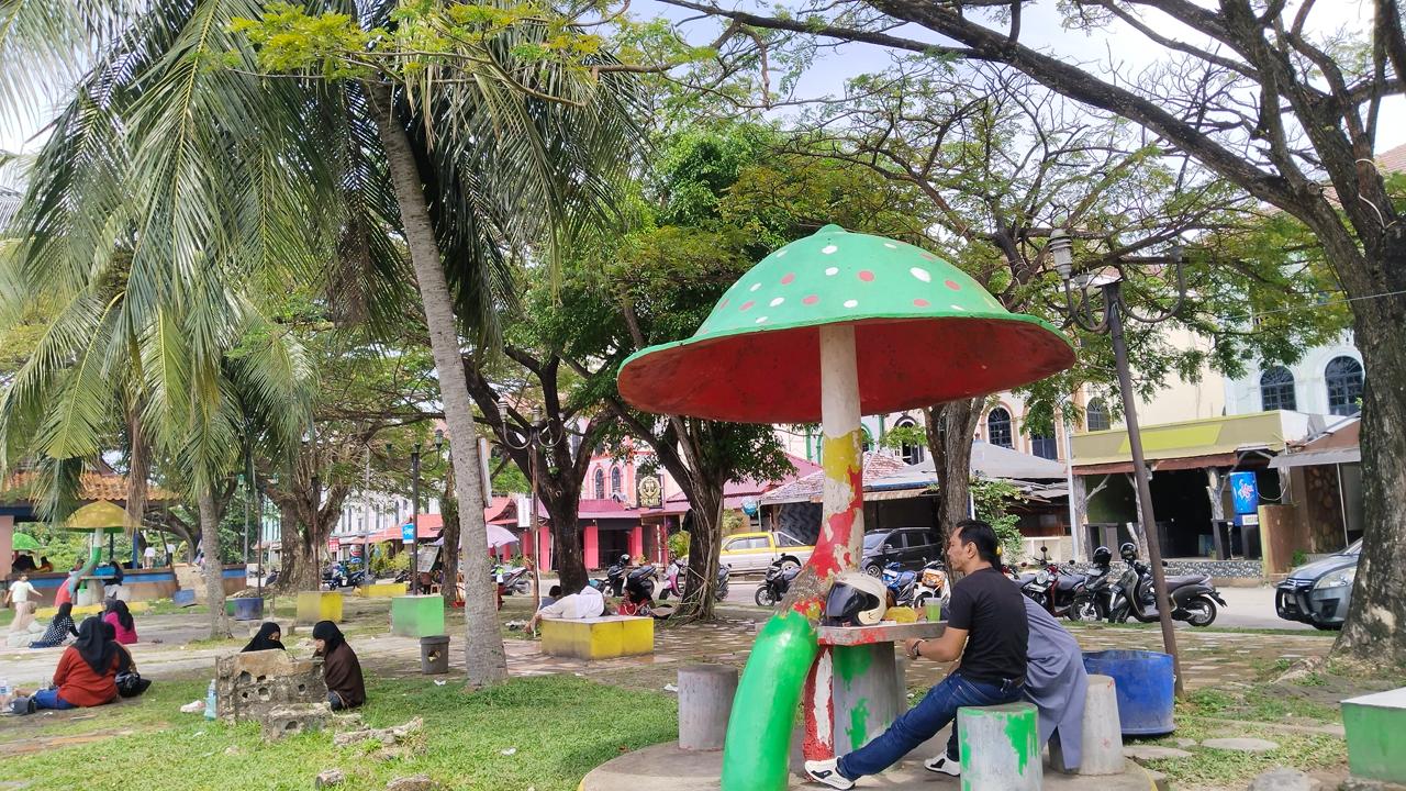 KAWASAN Marina Watefront Sekupang kini dijadikan tempat Wisata oleh warga sekitar.