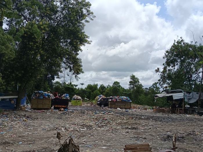 Pemandangan TPS yang dikeluhkan warga Tanjunguncang.