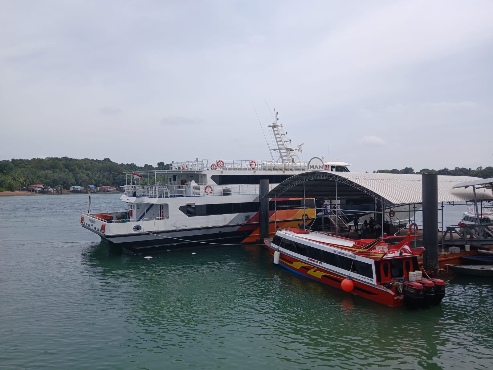 Suasana di dermaga Pelabuhan Telaga Punggur, Batam terlihat masih lengang, Lamis (1/1). F. Ihsan Imaduddin/Batam Pos