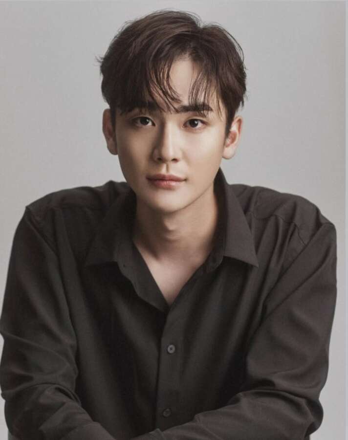 Cho Yoon Woo memutuskan pensiun berakting dan menikah.