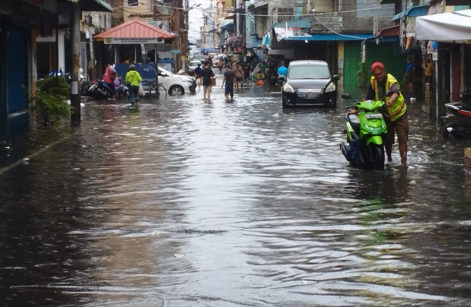 Banjir rob melanda pesisir Kecamatan Tanjungpinang Kota, beberapa waktu lalu. Di awal tahun 2026 ini, BMKG mencatat potensi banjir rob di sejumlah wilayah pesisir Kota Batam. F. Yusnadi Nazar/Batam Po