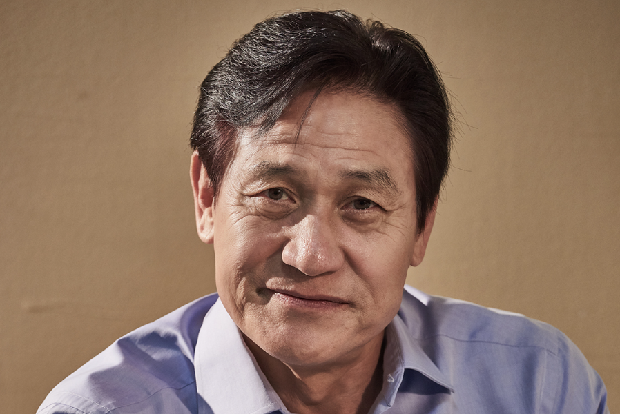 Aktor terkenal asal Korea Selatan, Ahn Sung Ki meninggal pada Senin (5/1).