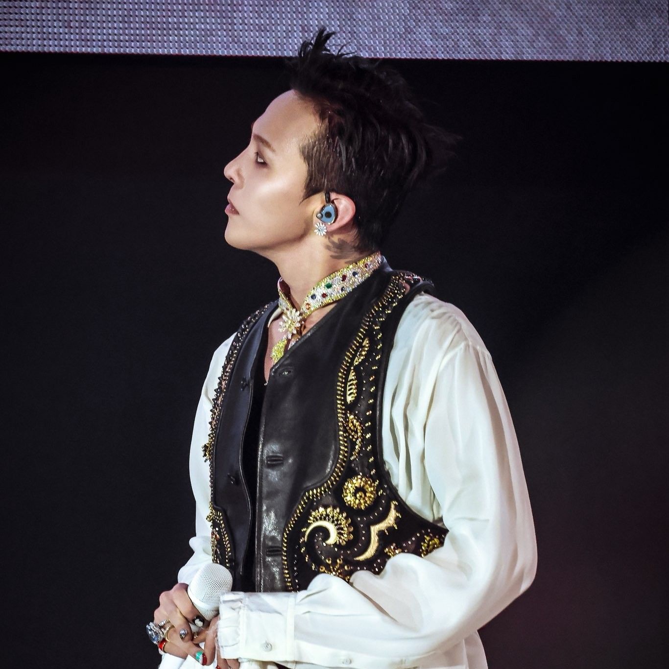 G-Dragon memenangkan penghargaan musik di Tiongkok.