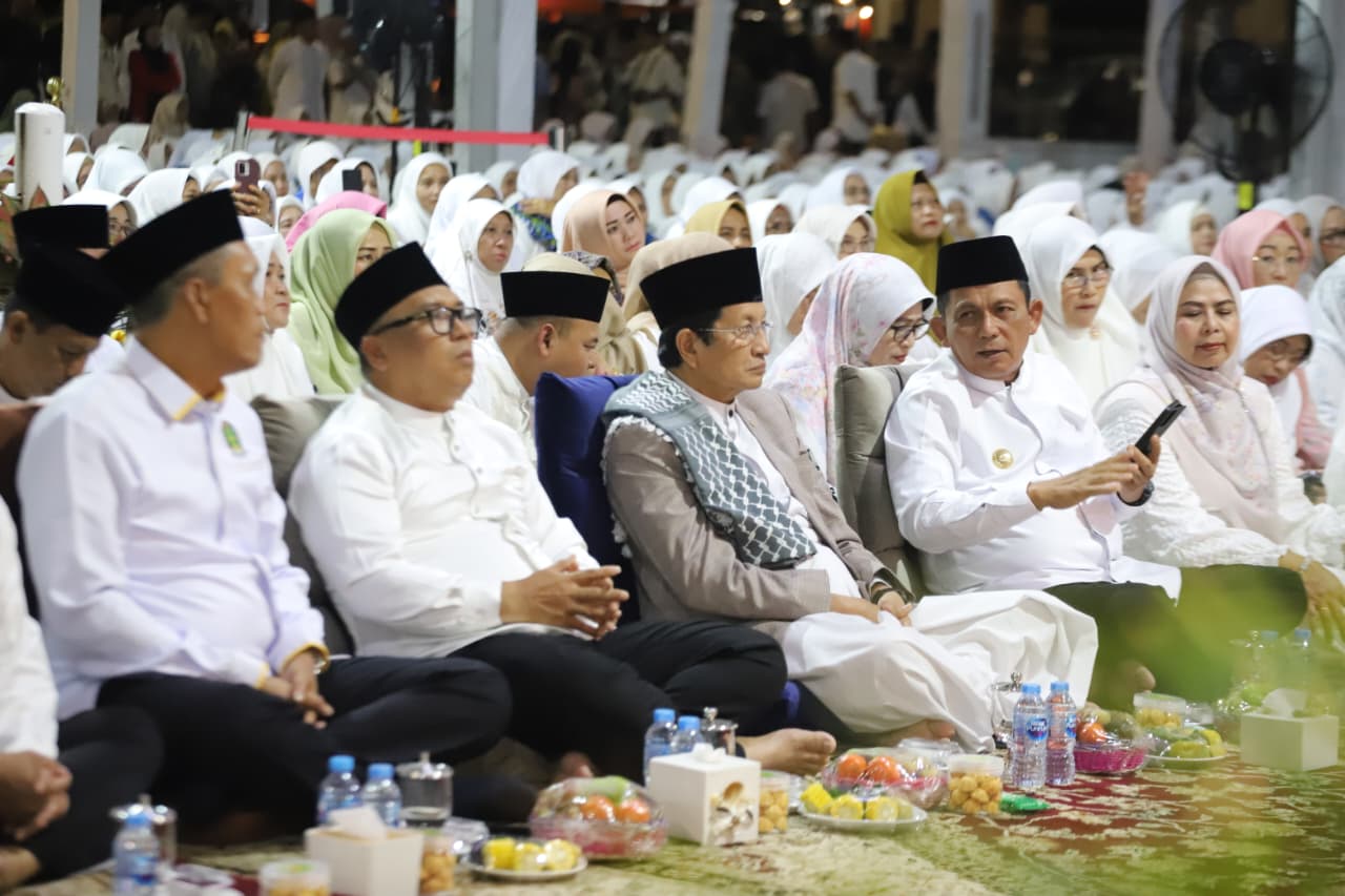 MENAG Nasaduddin Umar saat hadir di Tanjungpinang untuk mengukuhkan BP4 Kepri, Rabu (14/1) malam. F. Kemenag Kepri untuk Batam Pos