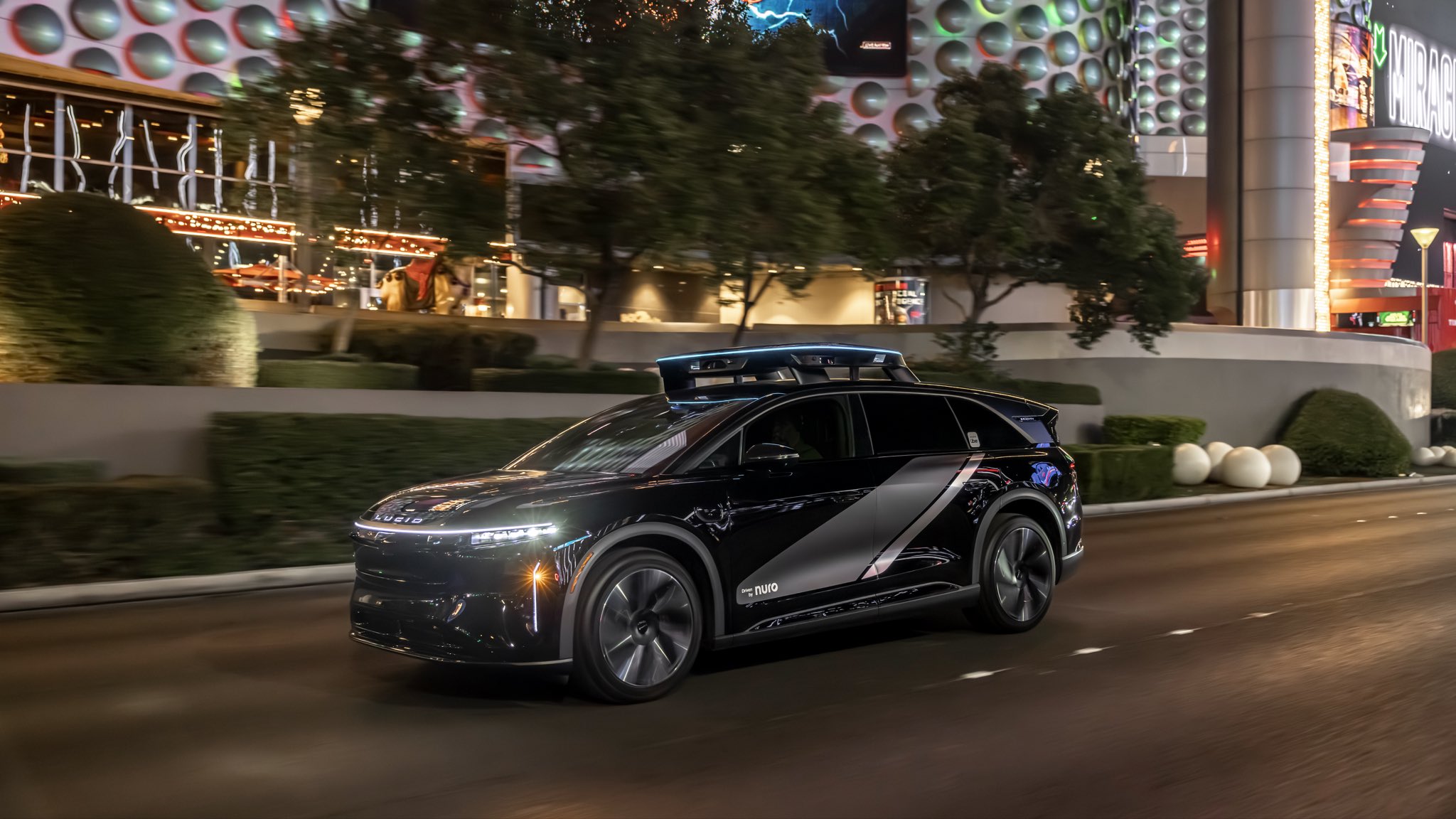 CES 2026 memperkenalkan self driving dan robotaxi.