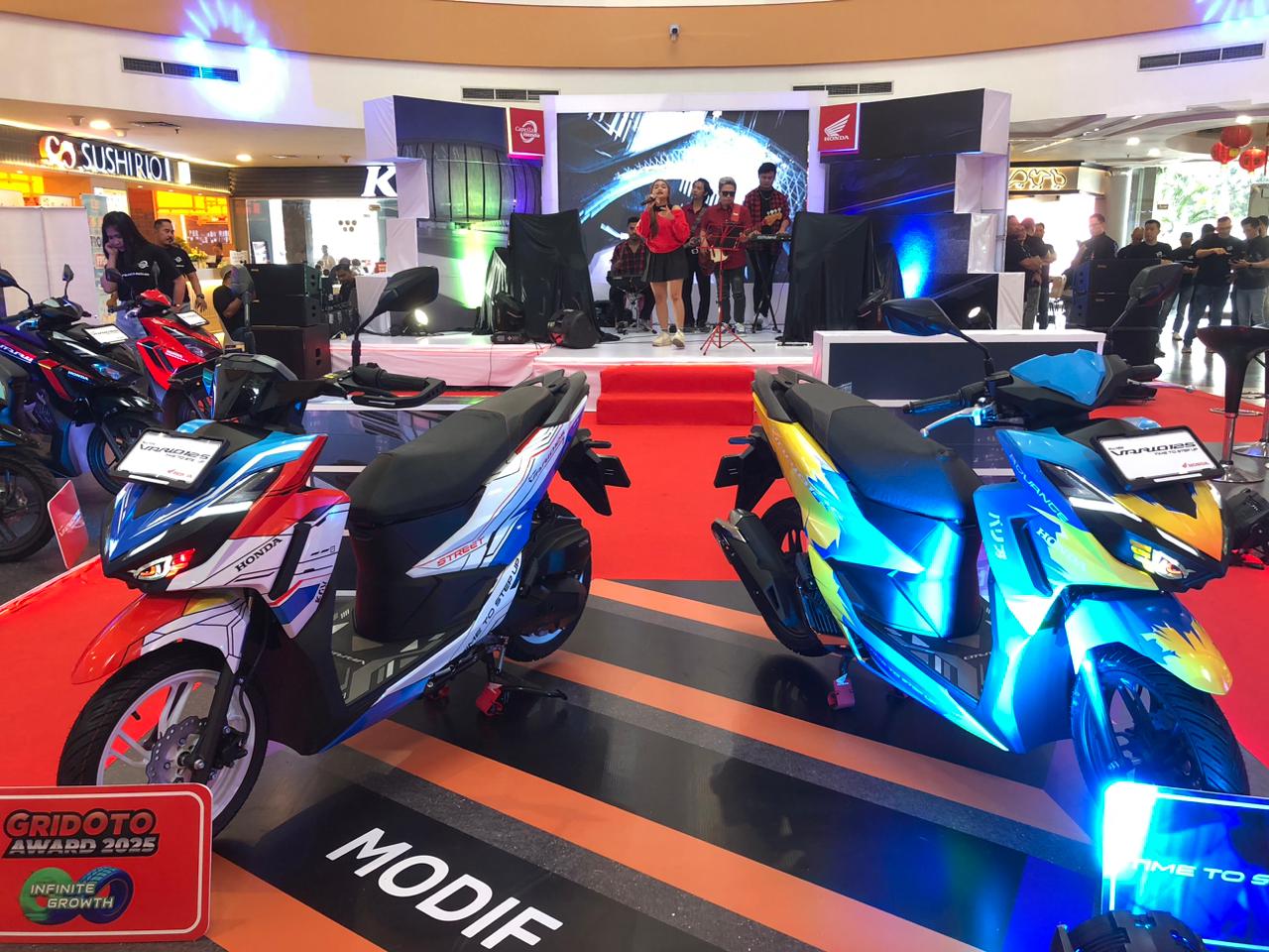 Capella Honda Kepri memperkenalkan New Honda Vario 125 di atrium Panbil Mall, Sabtu (17/1). F. Azis Maulana/Batam Pos