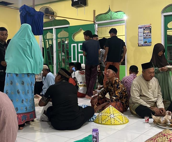 PERINGATAN Isra Miraj Rasulullah SAW di Kampung Suak Rasau, Kamis malam (15/1/2026). F. Vatawari/BATAM POS