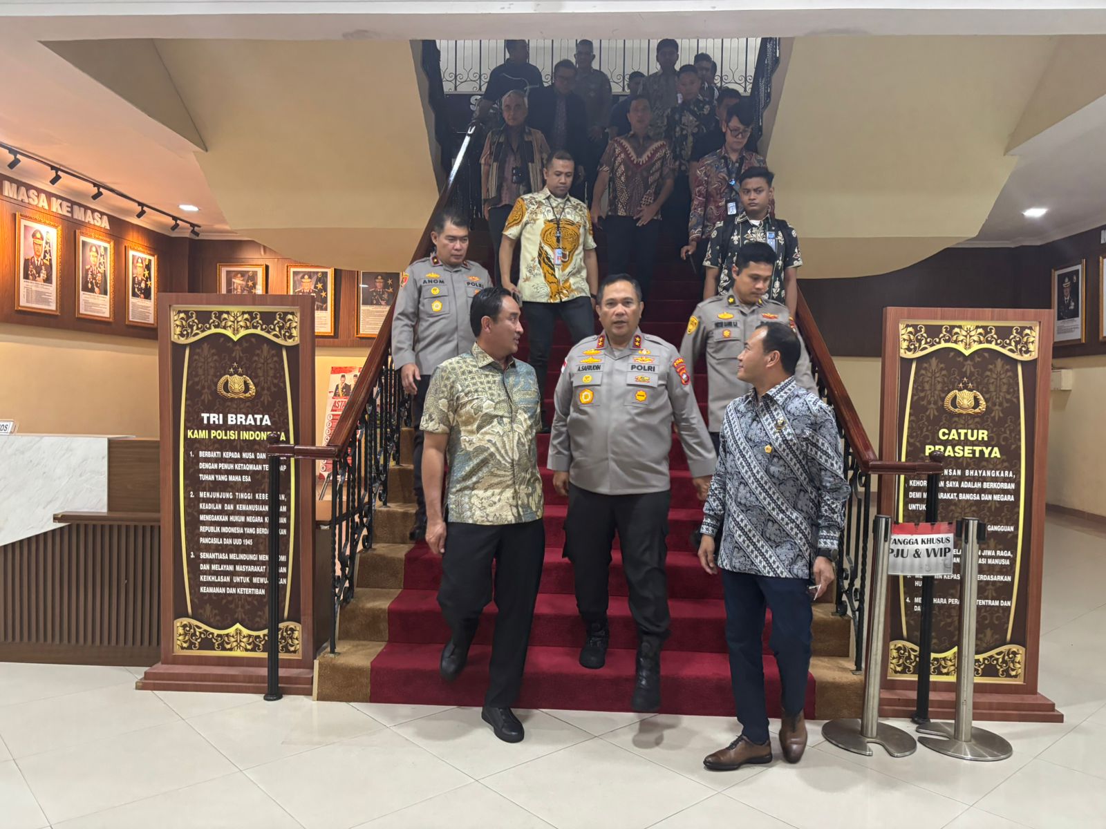 Kapolda Kepri, Irjen Asep Safrudin, menerima kunjungan Kepala BNN RI, Komjen Suyudi Ario Seto, di Mapolda Kepri, Jumat (16/1). F. Yashinta/Batam Pos