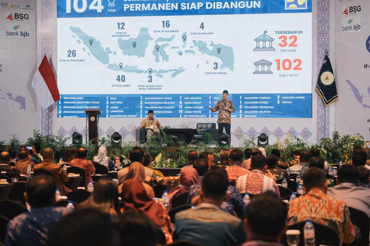Menteri Sosial Saifullah Yusuf atau Gus Ipul menjadi narasumber dalam Rakernas XVII Apkasi yang digelar di Kota Batam, Selasa (20/1). F. Arjuna/Batam Pos