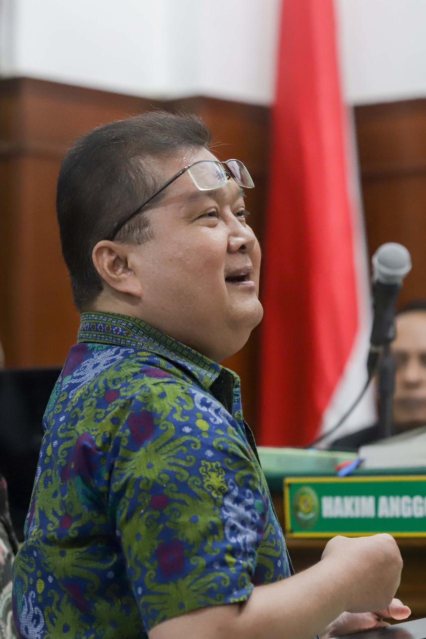 Suhardo Basuki memberikan keterangan dalam sidang gugatan Dahlan Iskan terhadap direksi PT Jawa Pos di Pengadilan Negeri Surabaya, Selasa (20/1). F. ALFIAN KIPLI/JAWA POS