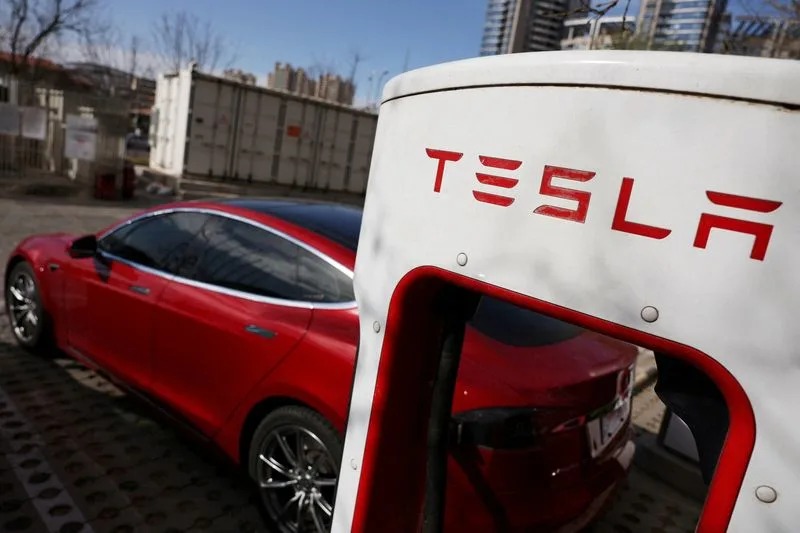 Tesla memperkuat ekspansi EV di Tiongkok.