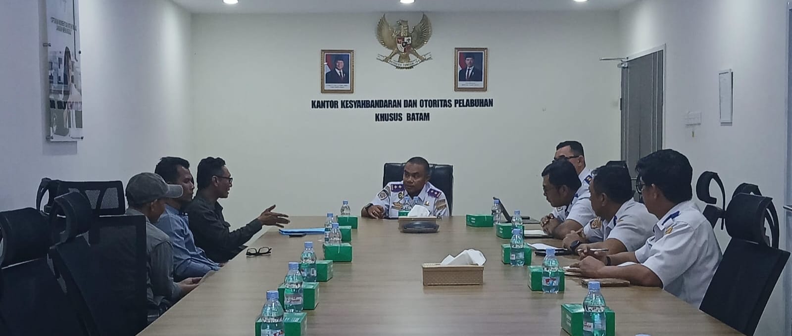 DISKUSI PWI Batam dengan jajaran KSOP Khusus Kelas II Batam di Sekupang, Senin (26/1/2026). F Romi Chandra untuk Batam Pos
