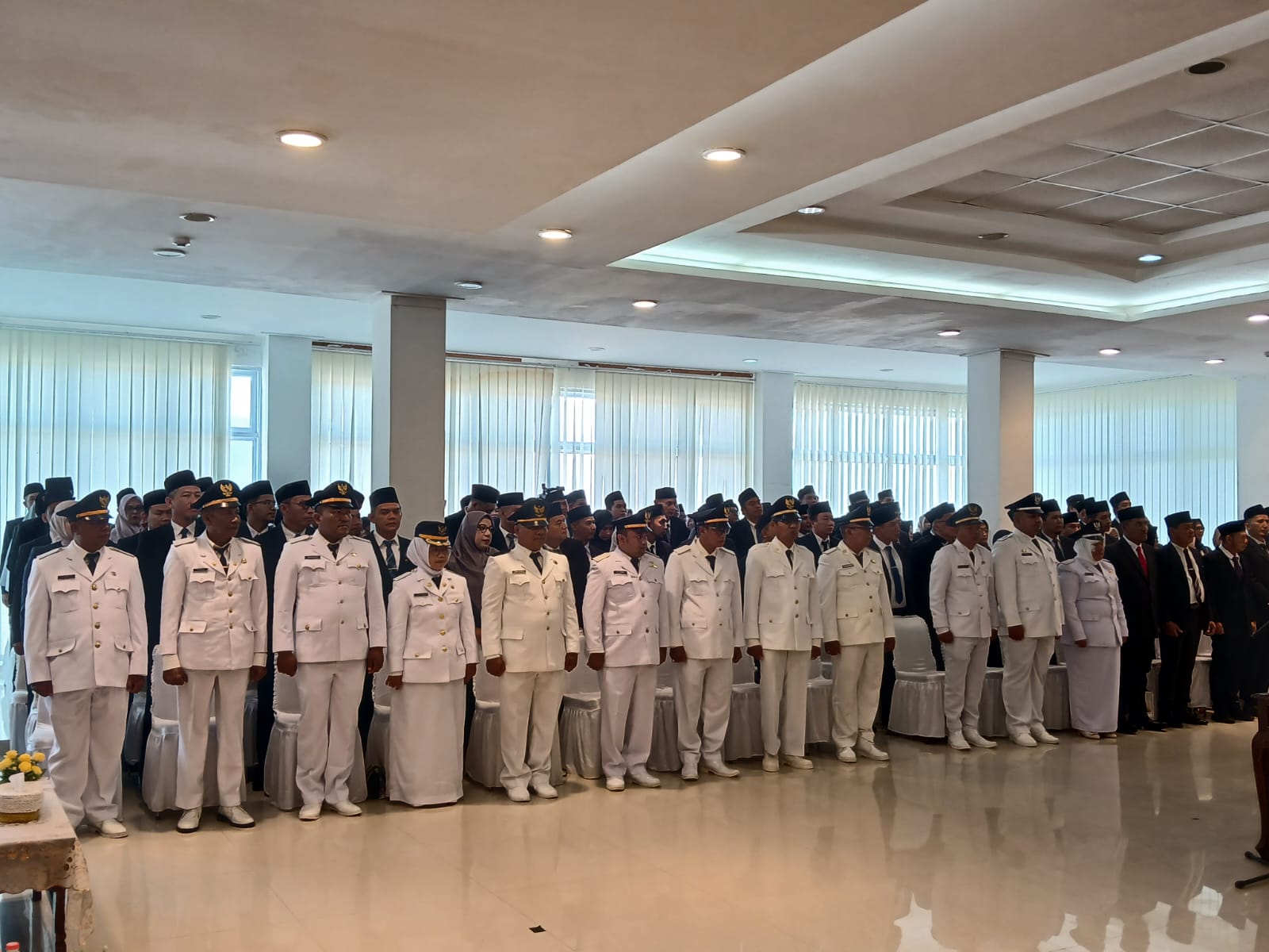 PARA camat dan lurah di Anambas saat upacara pelantikan, Senin (26/1/2026) kemarin. F Ihsan Imaduddin/Batam Pos