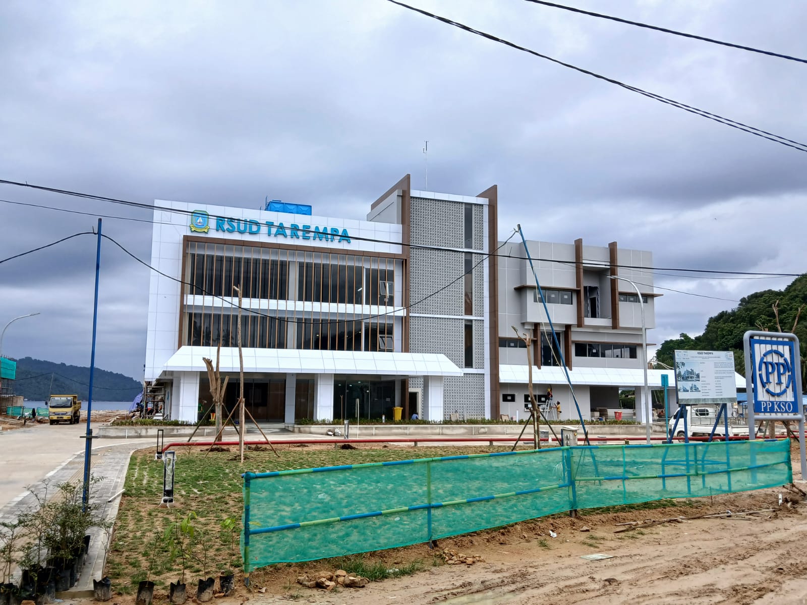 BANGUNAN Gedung RSUD Tarempa Tipe C. Dinkes targetkan usai lebaran sudah beroperasi penuh. F Ihsan Imaduddin/Batam Pos