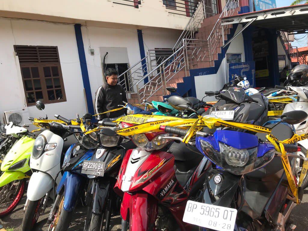 Penampakan motor pelanggar lalu-lintas yang masih diamankan di Mapolresta Tanjungpinang. F. Mohamad Ismail/Batam Pos